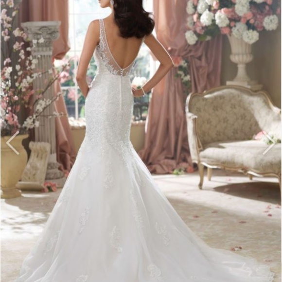 David Tutera Wedding Gown - NWT - Picture 3 of 7